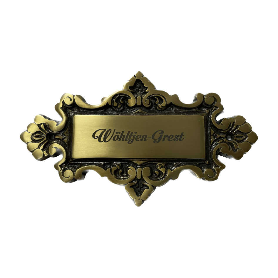 Edel Design Antikes Türschild aus Messing - Individuell graviertes Elegante Haustürdekoration und Geschenkidee - Personalisiertes Türschild mit Namen und antikem Finish